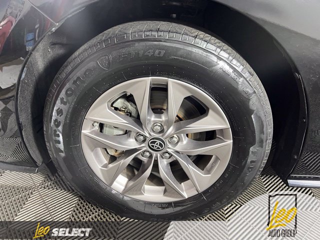 Used 2021 Toyota Sienna XLE FWD image 28