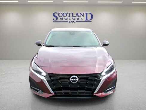 Used 2025 Nissan Altima 2.5 SV FWD image 3