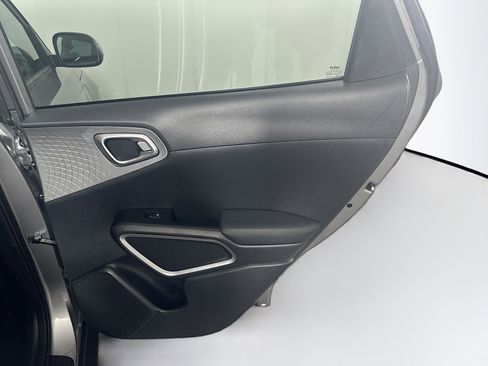 Used 2025 Kia Soul LX w/ LX Technology Package image 28