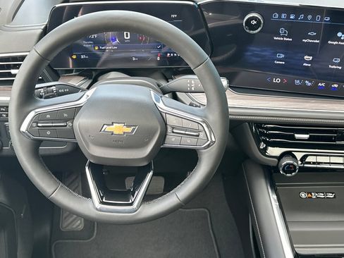 New 2025 Chevrolet Suburban Premier image 14