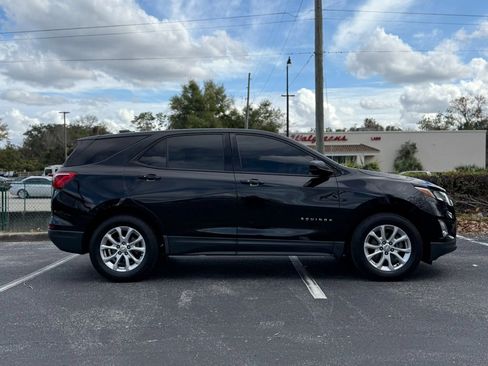 Used 2019 Chevrolet Equinox LS w/ LS Convenience Package FWD image 4