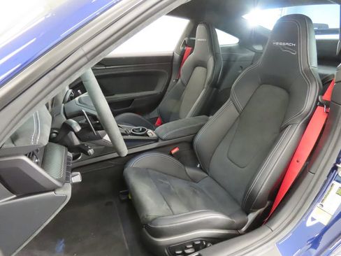 Certified 2026 Porsche 911 GT3 RWD image 5