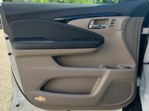 Used 2017 Honda Pilot Elite image 13