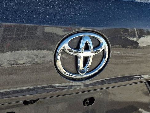 Certified 2023 Toyota Highlander XSE image 3