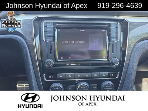 Used 2016 Volkswagen Passat 1.8T SEL Premium image 30