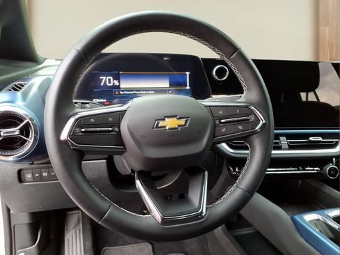 New 2026 Chevrolet Equinox EV LT FWD image 3