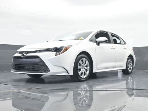 Used 2024 Toyota Corolla LE image 52