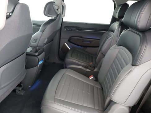 Used 2024 Kia EV9 Land AWD/4WD image 22