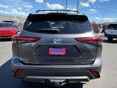 Used 2022 Toyota Highlander XLE