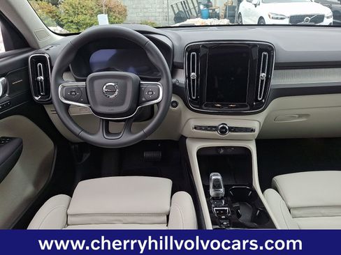 Certified 2026 Volvo XC40 B5 Ultra image 12