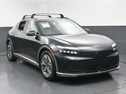 Used 2025 Genesis GV60 RWD image 3