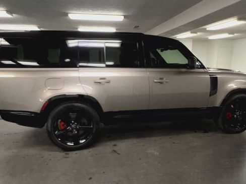 Used 2023 Land Rover Defender 130 X image 9