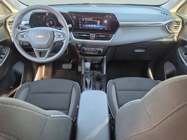Used 2025 Chevrolet TrailBlazer LT FWD image 23