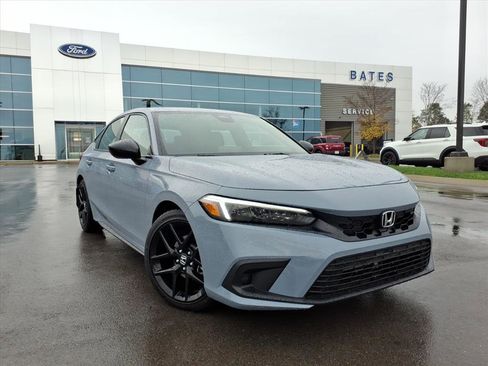 Used 2023 Honda Civic Sport image 1