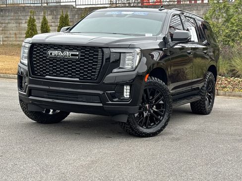 Used 2023 GMC Yukon SLT w/ SLT Premium Package image 5