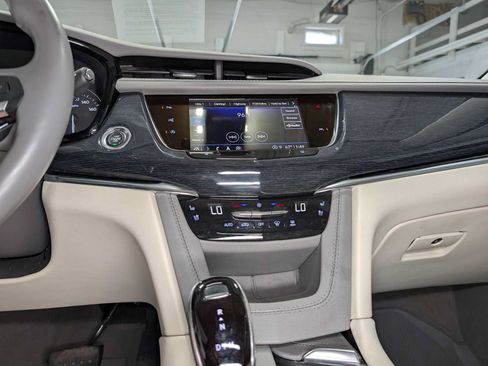 Certified 2024 Cadillac XT6 Premium Luxury w/ Technology Package AWD/4WD image 35