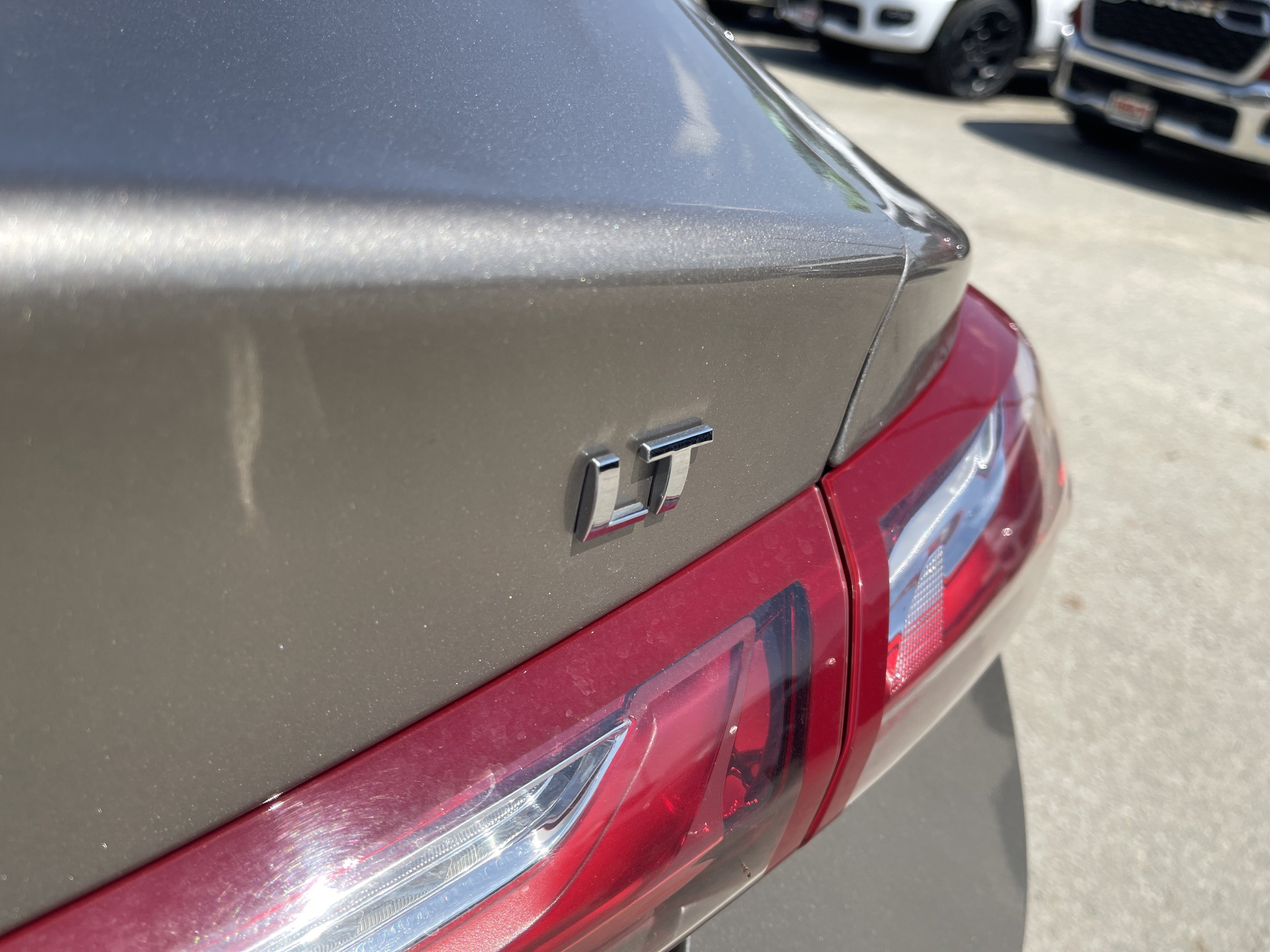 Used 2022 Chevrolet Malibu LT FWD image 14