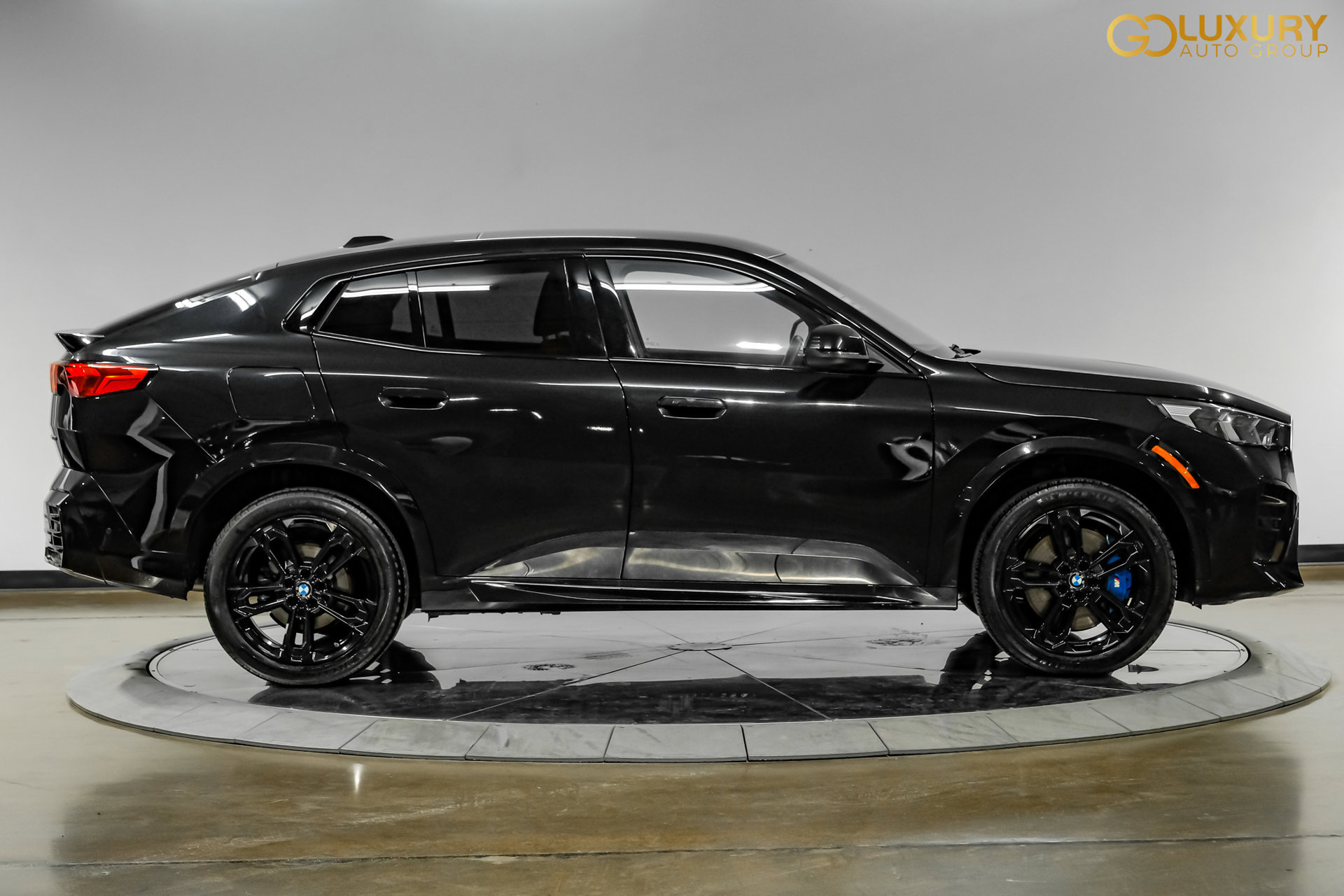Used 2025 BMW X2 xDrive28i AWD/4WD image 9