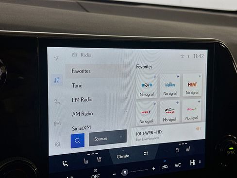 Used 2024 Lexus NX 250 FWD w/ Towing Package (2000 Lbs) image 21