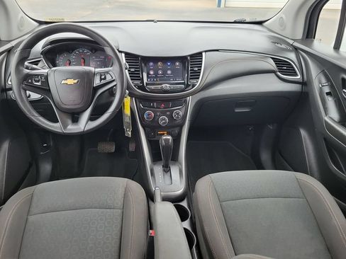Used 2022 Chevrolet Trax LS w/ Tint and Cruise Package FWD image 14
