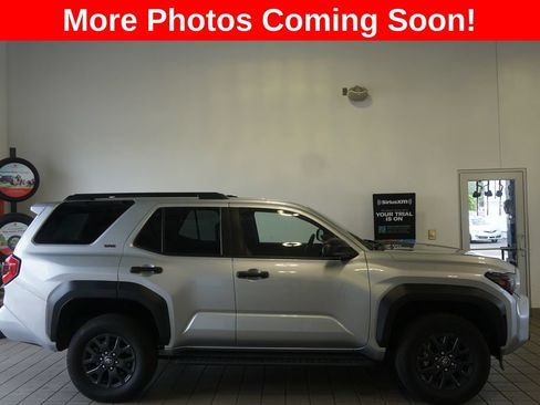 Used 2025 Toyota 4Runner SR5 AWD/4WD image 2