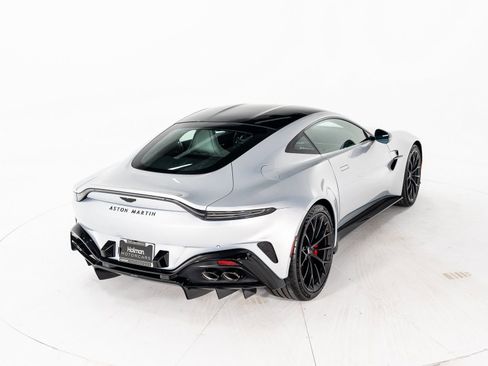New 2025 Aston Martin V8 Vantage Coupe RWD image 5