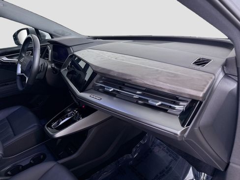 Used 2023 Audi Q4 e-tron Premium Plus w/ Premium Plus image 31