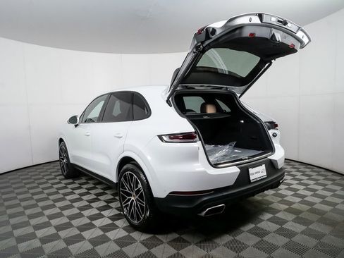 New 2026 Porsche Cayenne image 34