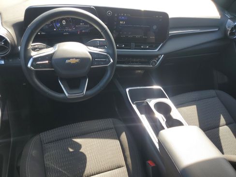 Used 2025 Chevrolet Equinox LT FWD image 14