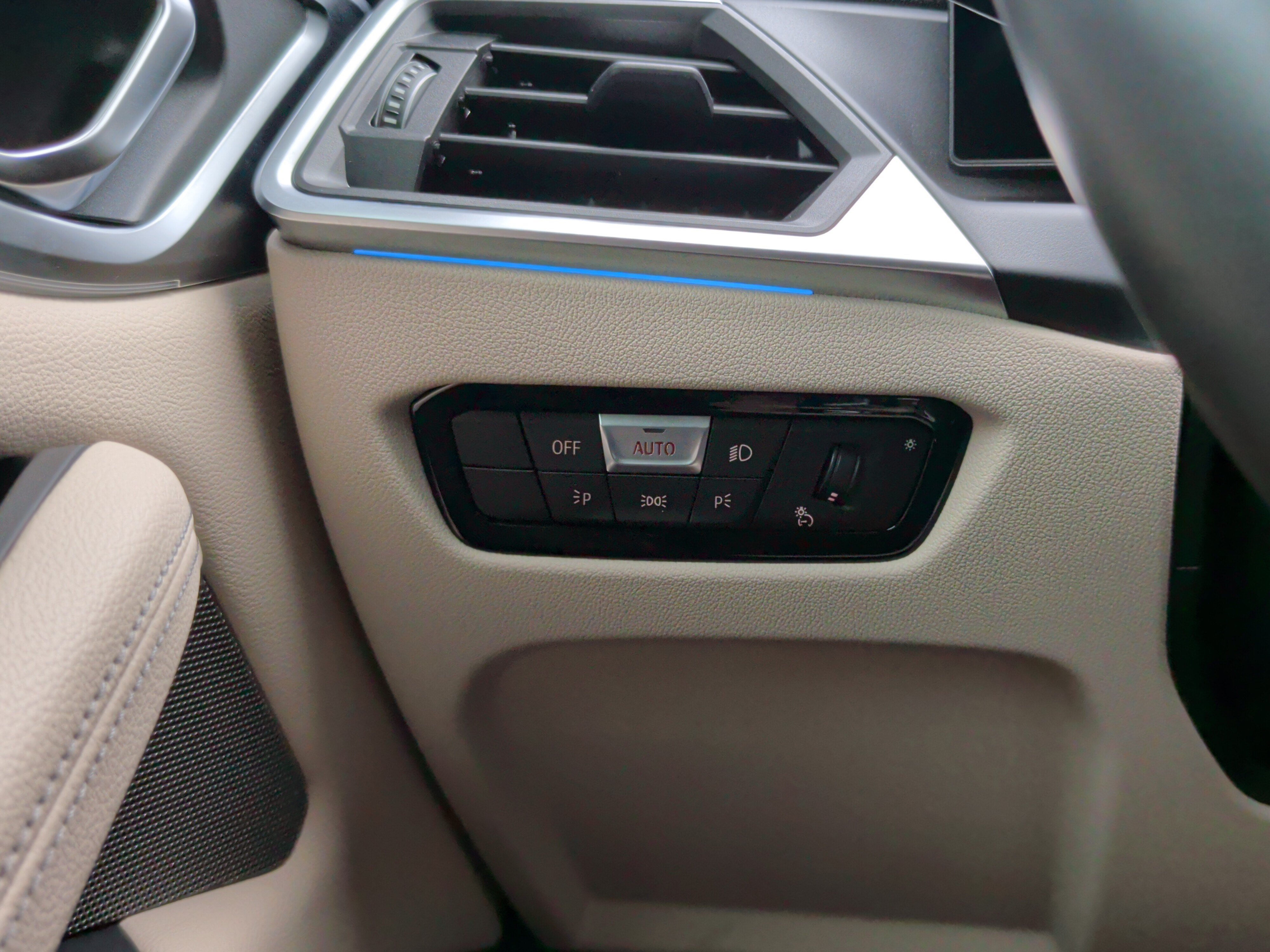 Used 2023 BMW i4 eDrive40 w/ M Sport Package RWD image 26