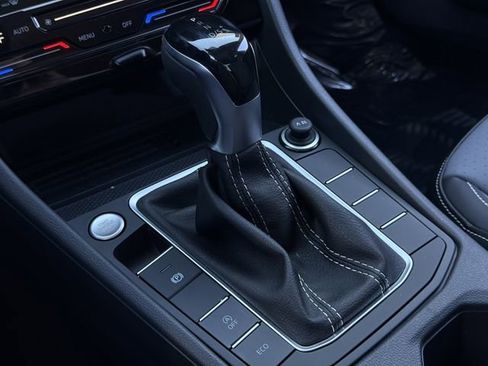 New 2026 Volkswagen Jetta SE FWD image 19