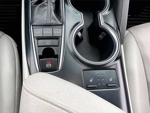 Used 2020 Toyota Camry XSE image 24