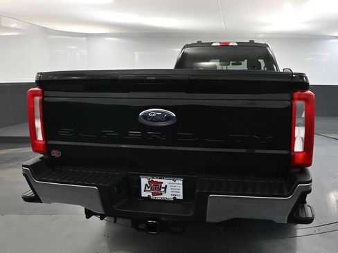 Used 2023 Ford F350 XLT AWD/4WD image 6