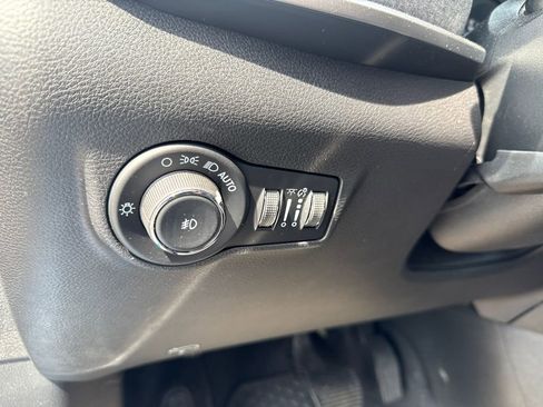 Used 2023 Jeep Compass Latitude w/ Convenience Group image 14