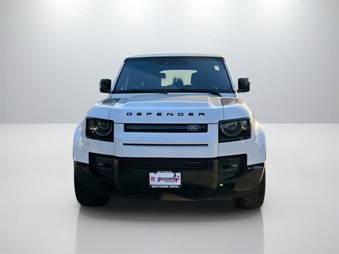 Used 2023 Land Rover Defender 130 X-Dynamic SE image 2