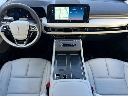 New 2026 Lincoln Aviator AWD image 12