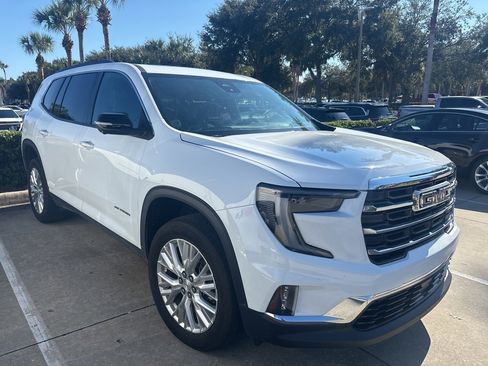 Certified 2024 GMC Acadia Elevation w/ Luxury Package image 3