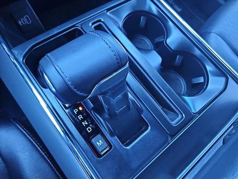 Used 2025 Ford F150 Lariat w/ Equipment Group 501A Mid image 11