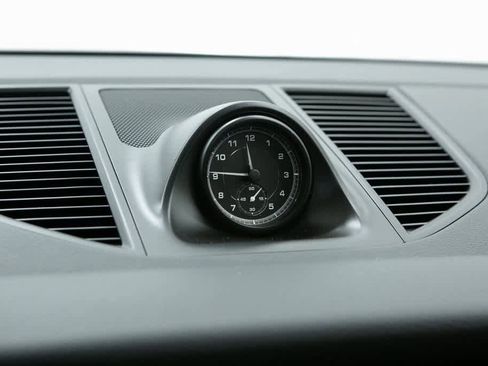 Certified 2023 Porsche Macan image 25