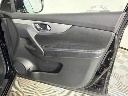 Used 2020 Nissan Rogue Sport SL w/ Premium Package image 16