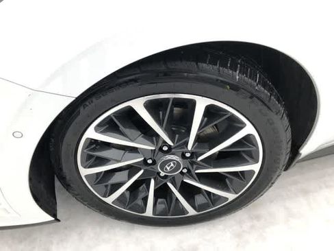 Used 2021 Hyundai Sonata Limited w/ Preferred Accessory Package image 10