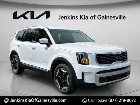 Used 2024 Kia Telluride S FWD image 1