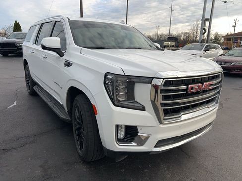 Used 2021 GMC Yukon XL SLT w/ SLT Premium Package image 2