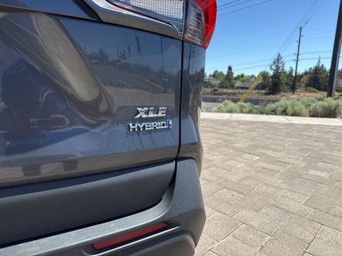 Used 2024 Toyota RAV4 XLE image 17