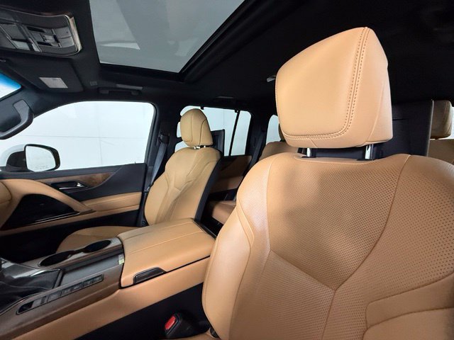 Used 2023 Lexus LX 600 4WD w/ Accessory Package (Z1) image 5