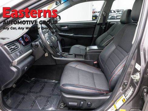 Used 2016 Toyota Camry SE FWD image 13