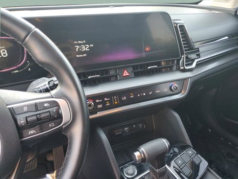 Certified 2023 Kia Sportage EX FWD image 24