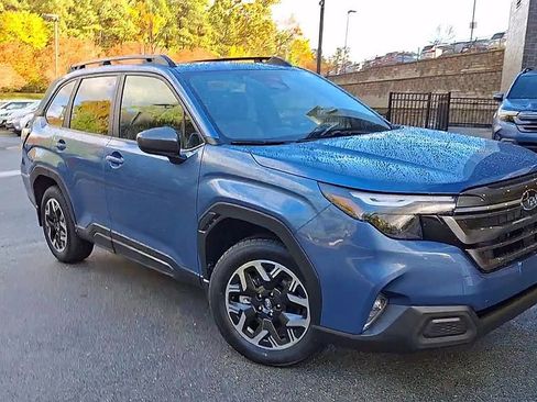 New 2025 Subaru Forester Premium image 2