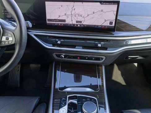 Used 2024 BMW X5 xDrive50e image 20