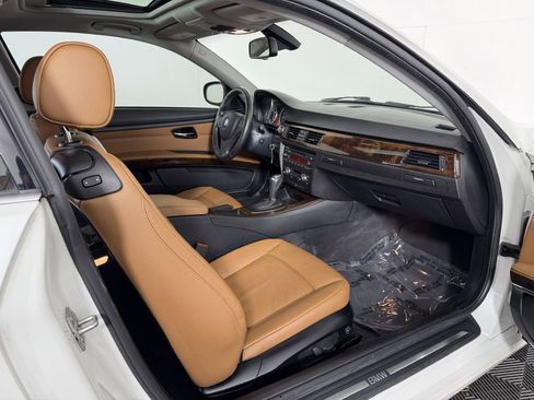 Used 2012 BMW 335i xDrive Coupe AWD/4WD image 17